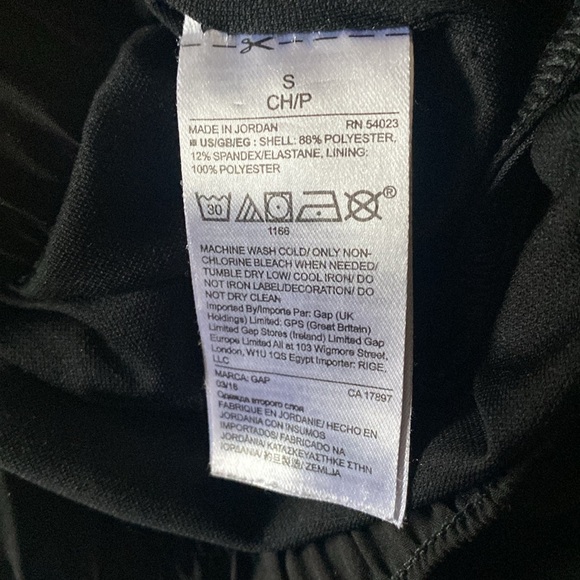 GAP Fit Running Shorts - Picture 6 of 8